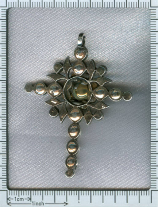 Antique diamonds pendant cross rose pattern Flemish 1860-1870 (image 3 of 4)